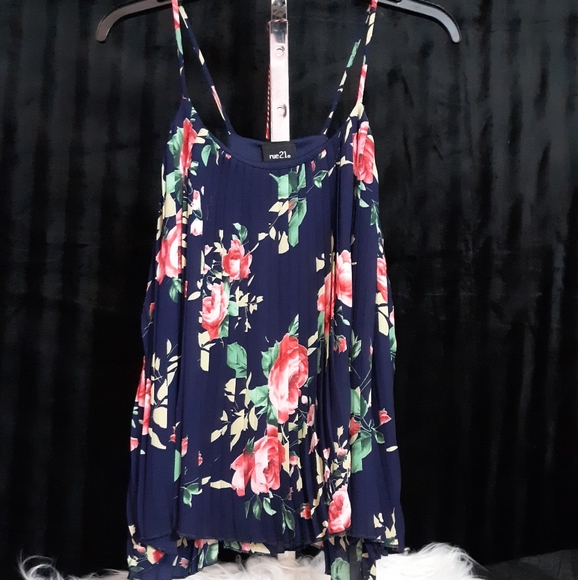 Top - Picture 1 of 8